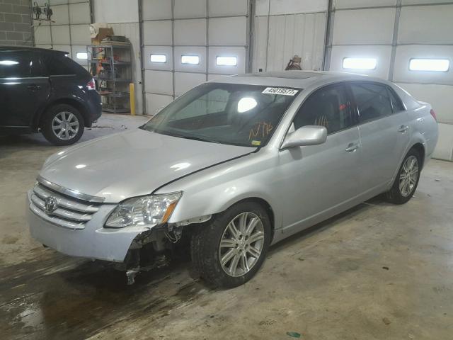 4T1BK36B77U209778 - 2007 TOYOTA AVALON XL GRAY photo 2