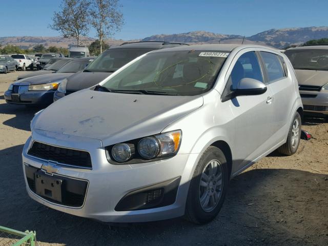 1G1JC6SG6G4151171 - 2016 CHEVROLET SONIC LT SILVER photo 2