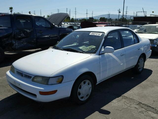 1NXBB02E2VZ516481 - 1997 TOYOTA COROLLA DX WHITE photo 2