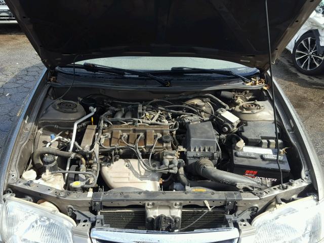 1YVGF22C225304172 - 2002 MAZDA 626 LX BROWN photo 7