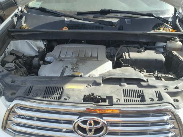 JTEES43A482054456 - 2008 TOYOTA HIGHLANDER WHITE photo 7