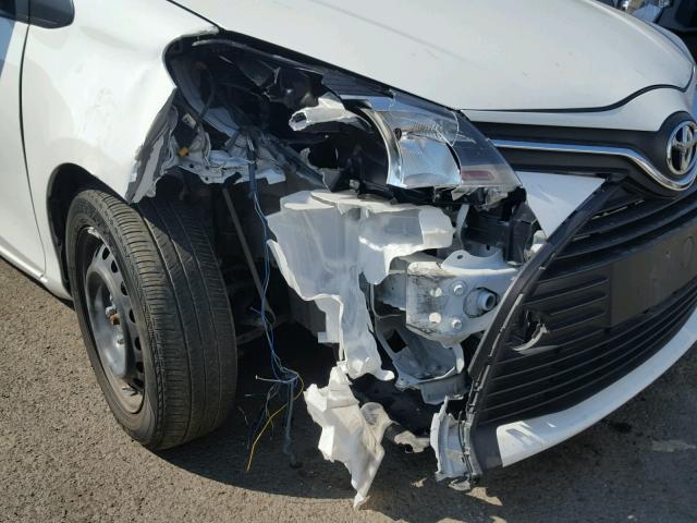 VNKKTUD33HA074697 - 2017 TOYOTA YARIS L WHITE photo 9