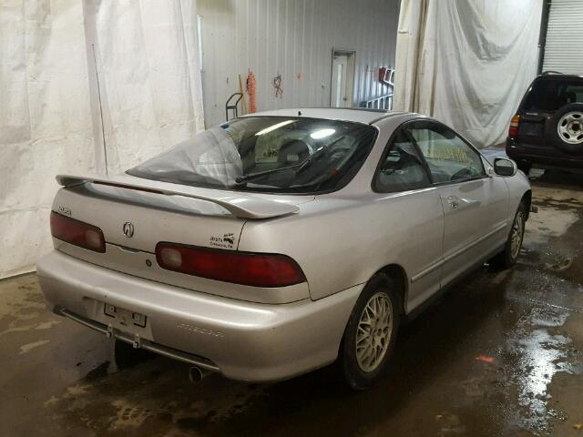 JH4DC4463YS006369 - 2000 ACURA INTEGRA GS SILVER photo 4