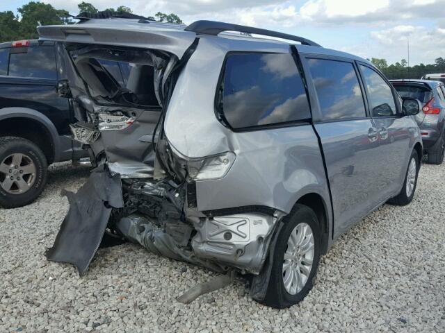 5TDYK3DC8BS101712 - 2011 TOYOTA SIENNA SILVER photo 4