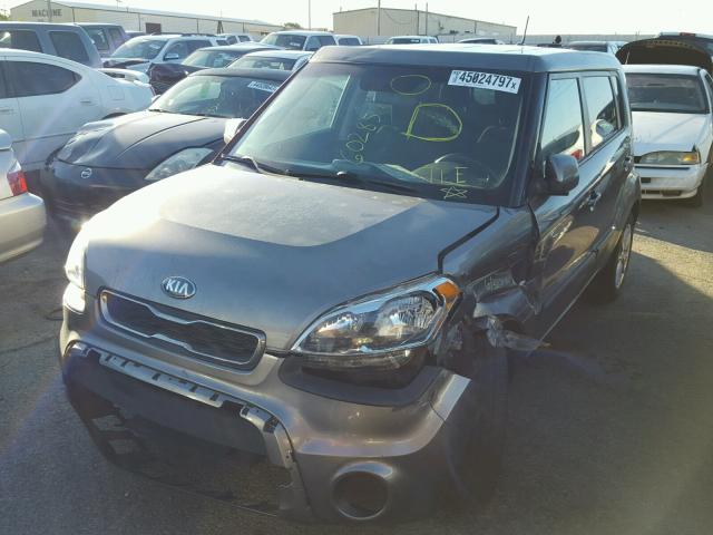 KNDJT2A61D7602851 - 2013 KIA SOUL + GRAY photo 2