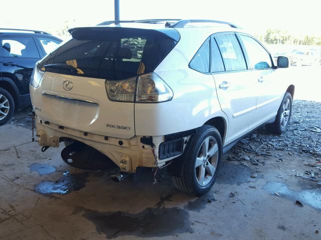 2T2GA31UX5C029934 - 2005 LEXUS RX WHITE photo 4