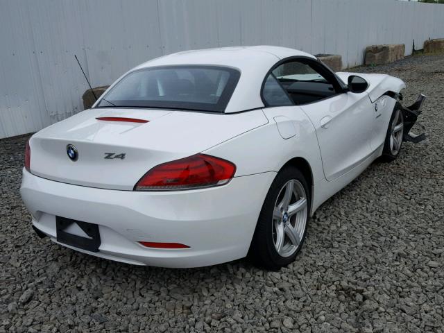 WBALL5C5XDJ104498 - 2013 BMW Z4 SDRIVE2 WHITE photo 4