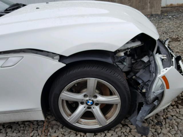 WBALL5C5XDJ104498 - 2013 BMW Z4 SDRIVE2 WHITE photo 9