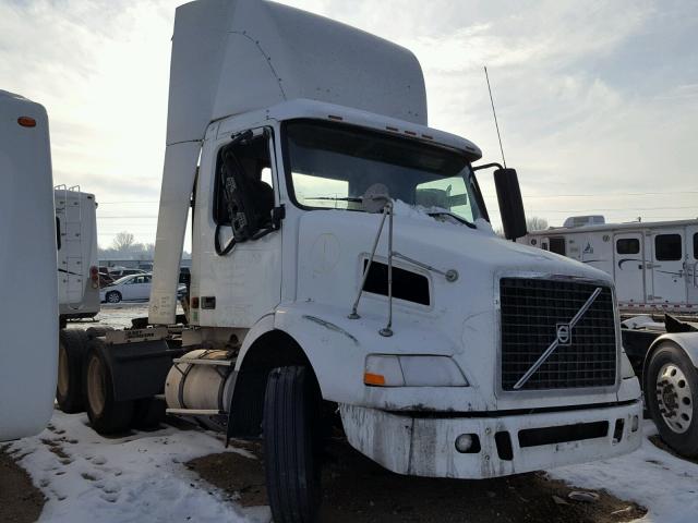 4V4MC9GH57N449796 - 2007 VOLVO VN VNM WHITE photo 1