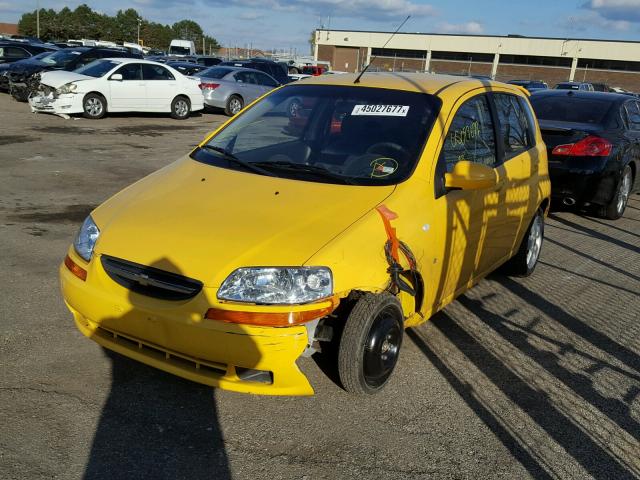 KL1TD66678B111815 - 2008 CHEVROLET AVEO BASE YELLOW photo 2