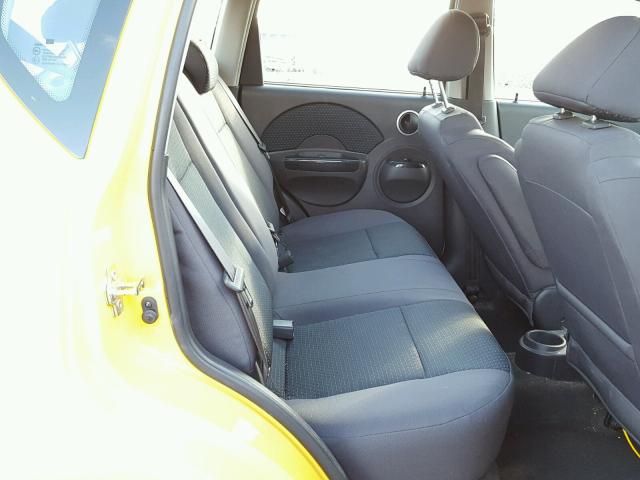 KL1TD66678B111815 - 2008 CHEVROLET AVEO BASE YELLOW photo 6