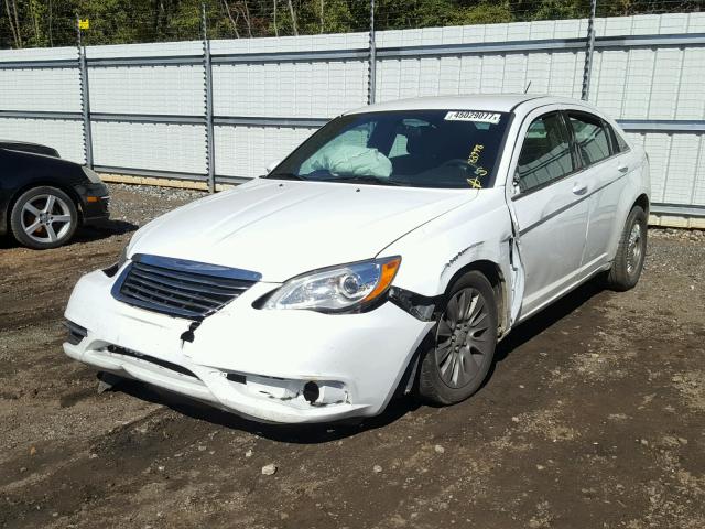 1C3CCBAB4EN140745 - 2014 CHRYSLER 200 LX WHITE photo 2