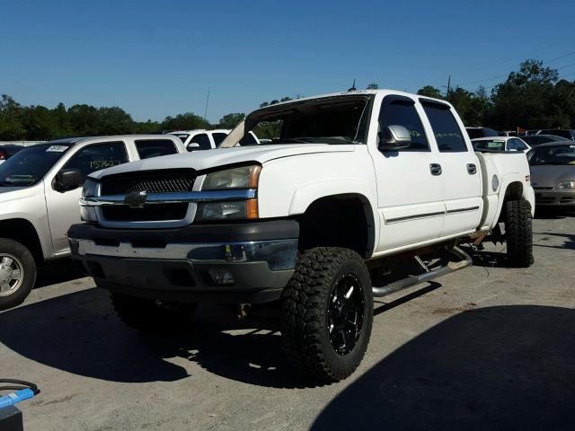 2GCEK13T551238157 - 2005 CHEVROLET SILVERADO WHITE photo 2