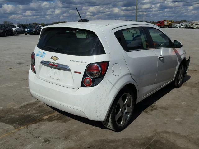 1G1JE6SB2F4131383 - 2015 CHEVROLET SONIC LTZ WHITE photo 4