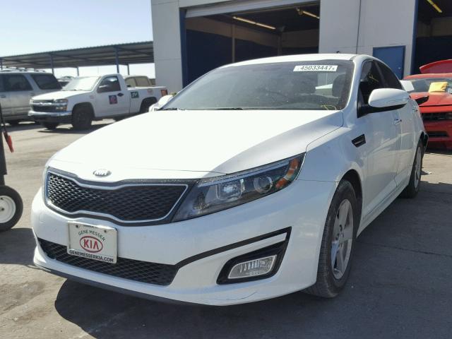 KNAGM4A71F5605661 - 2015 KIA OPTIMA LX WHITE photo 2