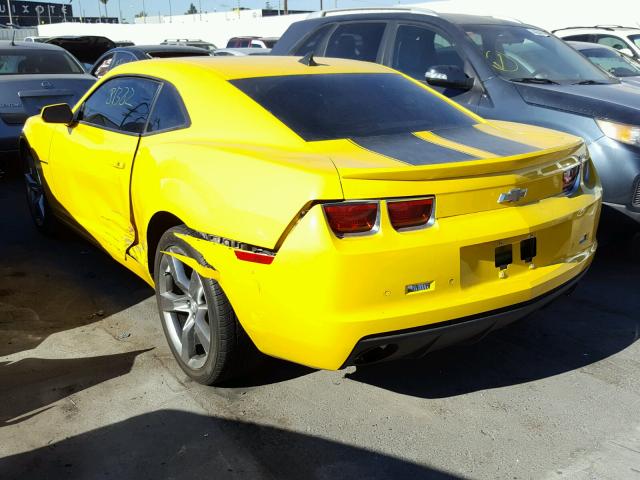 2G1FC1ED3B9102963 - 2011 CHEVROLET CAMARO LT YELLOW photo 3