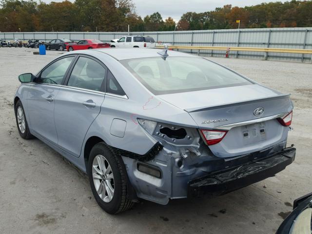 5NPEB4AC0DH636779 - 2013 HYUNDAI SONATA SILVER photo 3