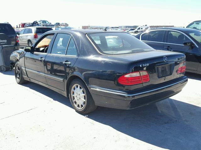 WDBJF65J8YB115502 - 2000 MERCEDES-BENZ E 320 BLACK photo 3