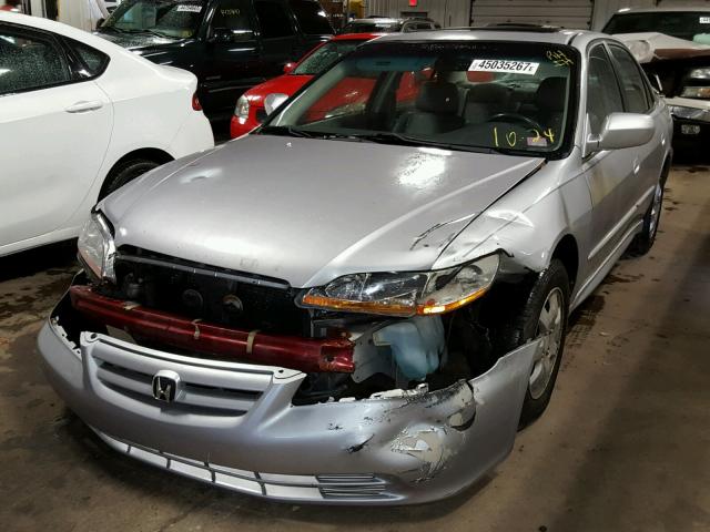 1HGCG56602A025139 - 2002 HONDA ACCORD EX SILVER photo 2