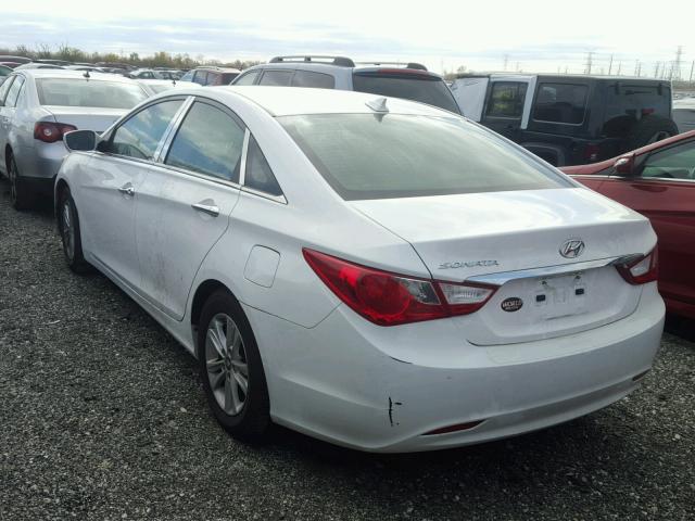 5NPEB4AC9DH777186 - 2013 HYUNDAI SONATA GLS WHITE photo 3