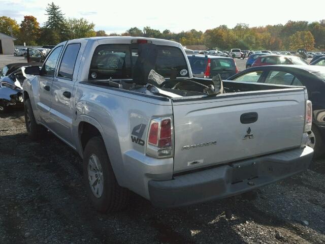 1Z7HT28K46S574744 - 2006 MITSUBISHI RAIDER LS SILVER photo 3