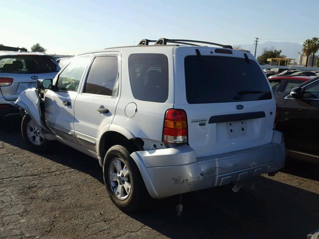 1FMYU03127KB17469 - 2007 FORD ESCAPE XLT WHITE photo 3