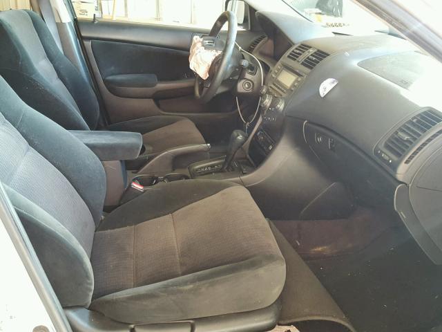 1HGCM56445L002561 - 2005 HONDA ACCORD LX SILVER photo 5