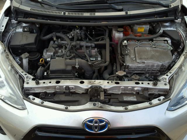 JTDKDTB35F1113533 - 2015 TOYOTA PRIUS C SILVER photo 7