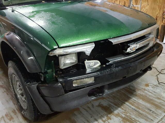 1GCCT19W5VK111186 - 1997 CHEVROLET S TRUCK S1 GREEN photo 9