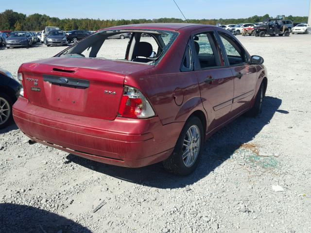 1FAFP34N65W131053 - 2005 FORD FOCUS ZX4 RED photo 4