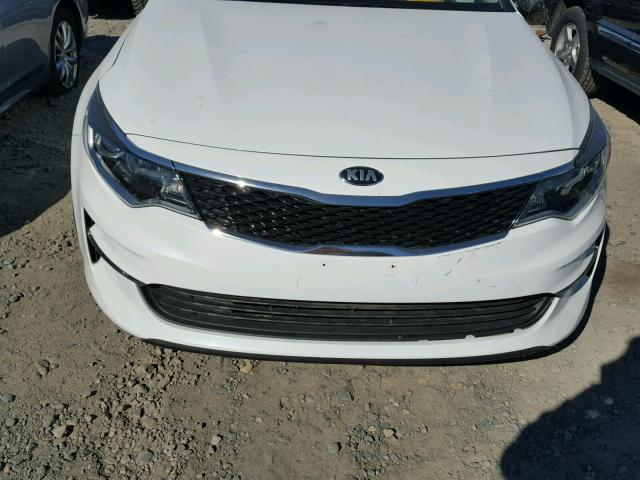 5XXGT4L34GG063811 - 2016 KIA OPTIMA LX WHITE photo 7