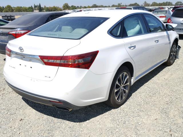 4T1BK1EB6JU273100 - 2018 TOYOTA AVALON XLE WHITE photo 4