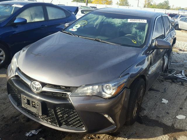 4T1BF1FK3FU097701 - 2015 TOYOTA CAMRY LE SILVER photo 2