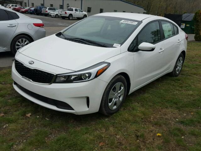 3KPFL4A78HE086049 - 2017 KIA FORTE WHITE photo 2