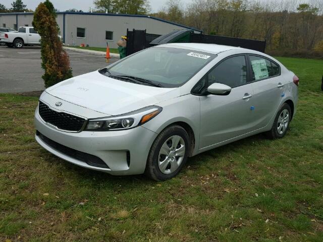 3KPFK4A77HE083176 - 2017 KIA FORTE SILVER photo 2