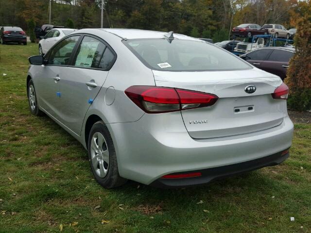 3KPFK4A77HE083176 - 2017 KIA FORTE SILVER photo 3