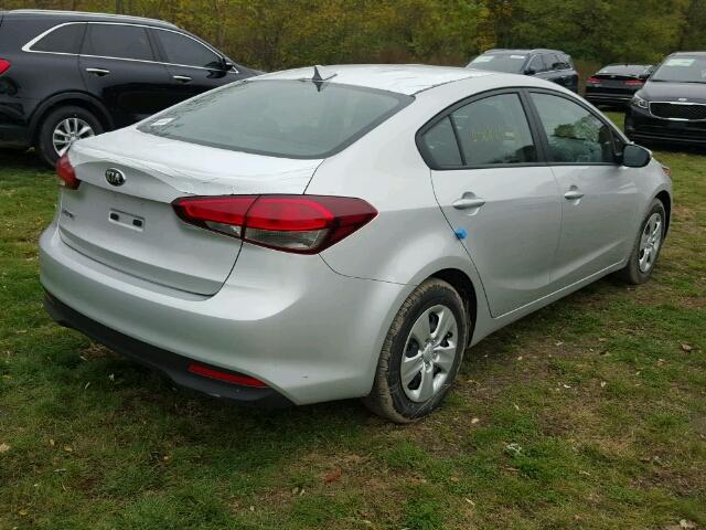 3KPFK4A77HE083176 - 2017 KIA FORTE Gümüş fotoğraf 4