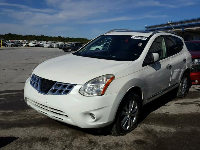 JN8AS5MT4BW152917 - 2011 NISSAN ROGUE S WHITE photo 2