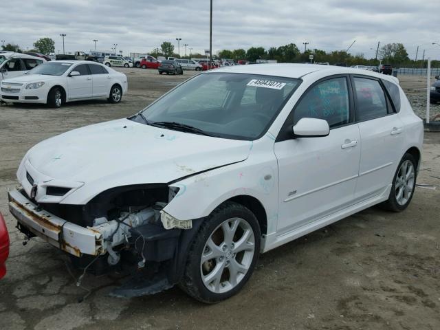 JM1BK143471709371 - 2007 MAZDA 3 HATCHBAC WHITE photo 2