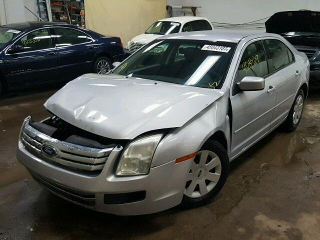 3FAFP07Z76R220857 - 2006 FORD FUSION SE SILVER photo 2