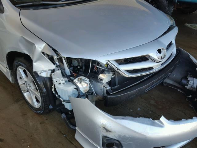 5YFBU4EE4CP025051 - 2012 TOYOTA COROLLA SILVER photo 9