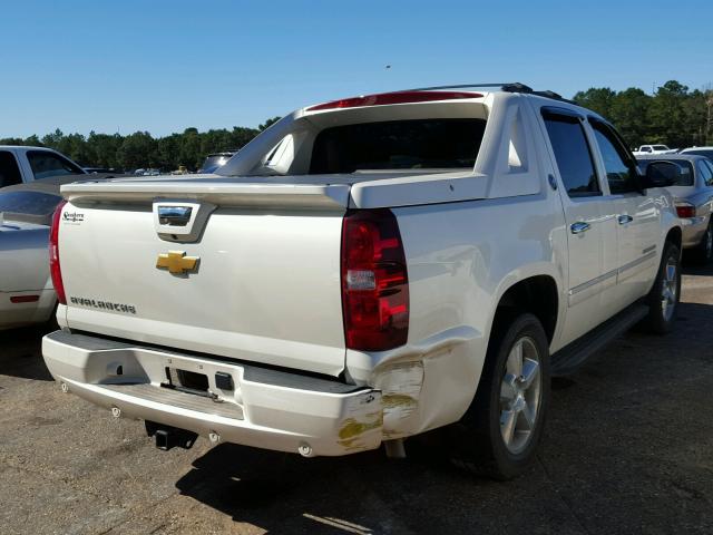 3GNTKGE70DG310261 - 2013 CHEVROLET AVALANCHE WHITE photo 4