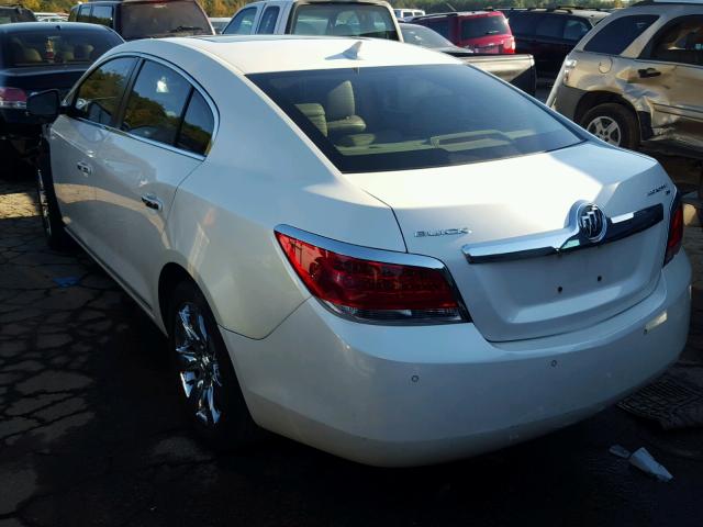 1G4GC5EG0AF239194 - 2010 BUICK LACROSSE WHITE photo 3