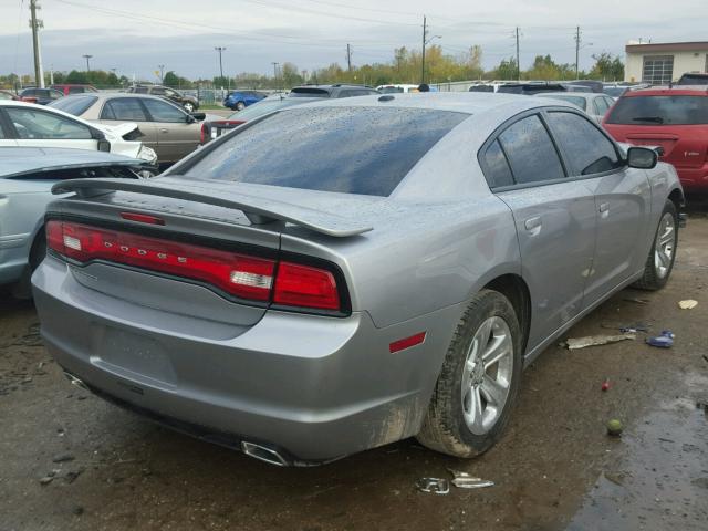 2C3CDXBG5DH711493 - 2013 DODGE CHARGER SE GRAY photo 4