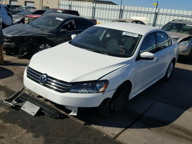 1VWAT7A30FC049670 - 2015 VOLKSWAGEN PASSAT S თეთრი ფოტო 2