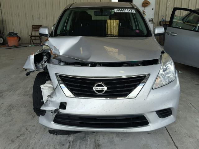 3N1CN7AP5DL885567 - 2013 NISSAN VERSA S SILVER photo 9