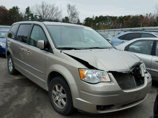 2A8HR54129R598256 - 2009 CHRYSLER TOWN & COU TAN photo 1