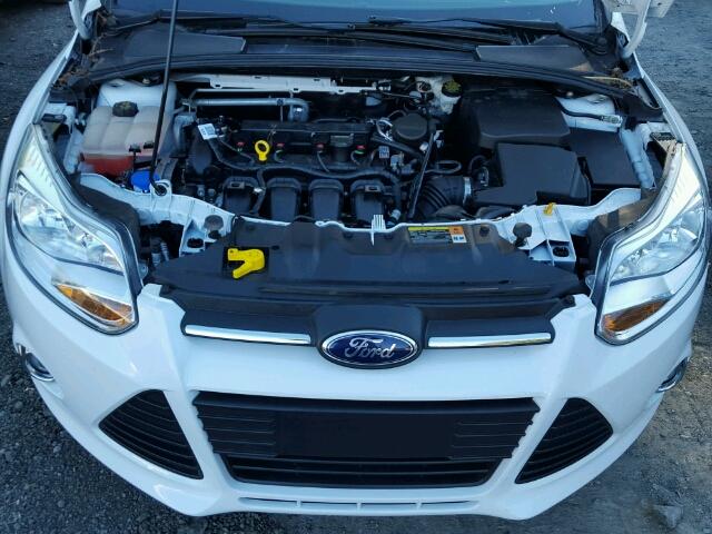 1FADP3K27EL222107 - 2014 FORD FOCUS SE WHITE photo 7