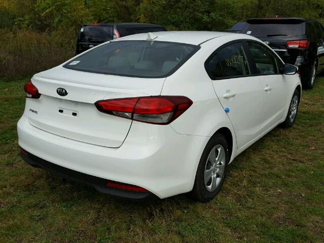 3KPFK4A71HE069533 - 2017 KIA FORTE WHITE photo 4