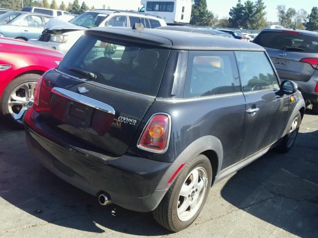 WMWMF33557TU61595 - 2007 MINI COOPER BLACK photo 4